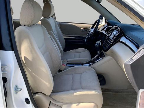 Used 2002 Toyota Highlander Limited FWD image 8