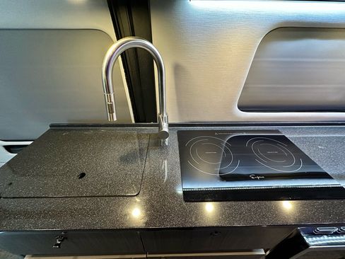 Used 2024 Mercedes-Benz Sprinter 3500 image 47