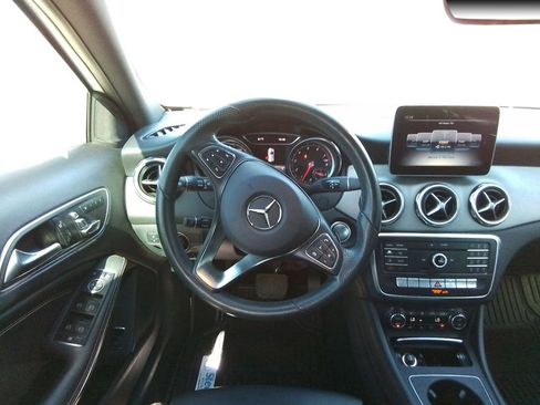 Used 2020 Mercedes-Benz GLA 250 image 12