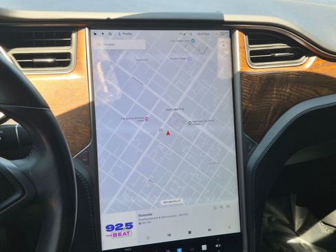 Used 2021 Tesla Model S AWD image 21