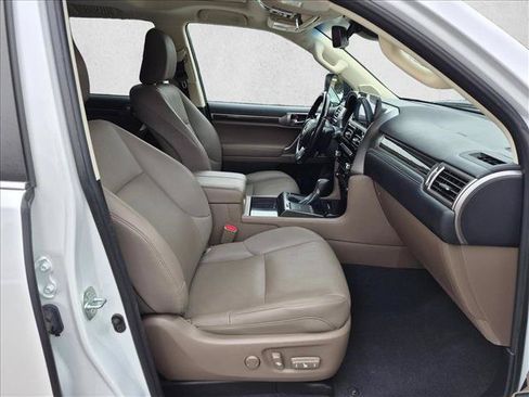 Used 2023 Lexus GX 460 Premium w/ Premium Package AWD/4WD image 21