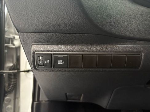 Used 2025 Toyota Corolla LE image 25