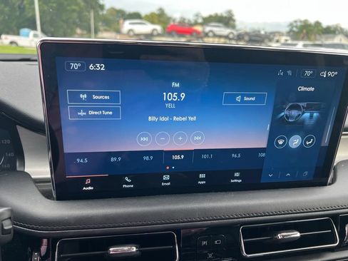 Used 2022 Lincoln Nautilus FWD image 11