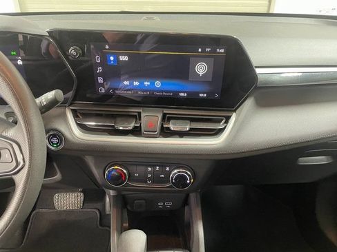 Used 2024 Chevrolet TrailBlazer LS FWD image 16
