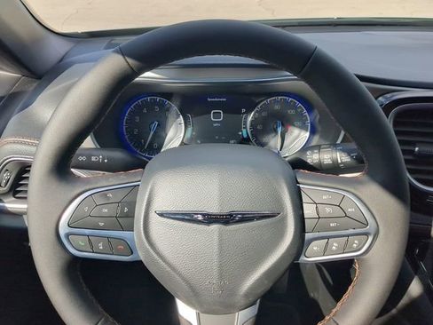 New 2026 Chrysler Pacifica Pinnacle w/ Trailer Tow Group AWD/4WD image 35