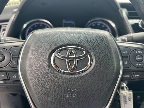 Used 2019 Toyota Camry LE FWD image 23