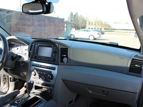 Used 2006 Jeep Grand Cherokee SRT8 w/ SRT Option Group I AWD/4WD image 13