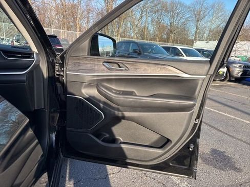 Certified 2022 Jeep Grand Cherokee Limited image 35