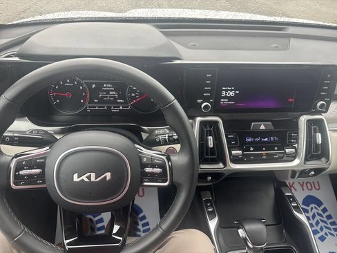 Used 2022 Kia Sorento S FWD image 18
