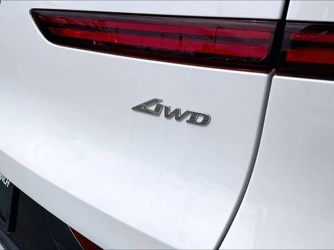 Certified 2026 Genesis GV70 2.5T AWD/4WD image 14