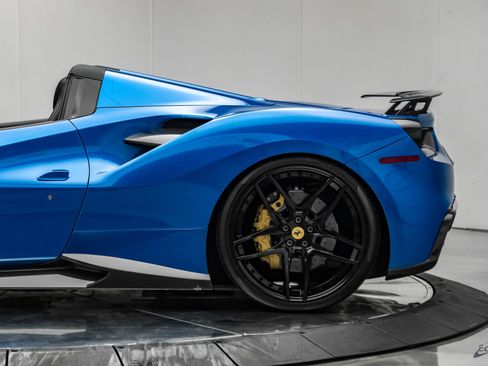 Used 2017 Ferrari 488 Spider RWD image 12