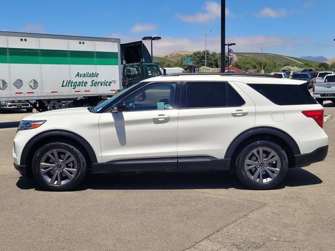 Certified 2023 Ford Explorer XLT w/ Equipment Group 202A RWD image 7