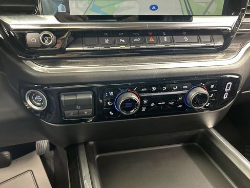 Used 2025 Chevrolet Silverado 2500 LTZ w/ LTZ Plus Package AWD/4WD image 16