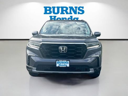 Certified 2024 Honda Pilot Touring image 2