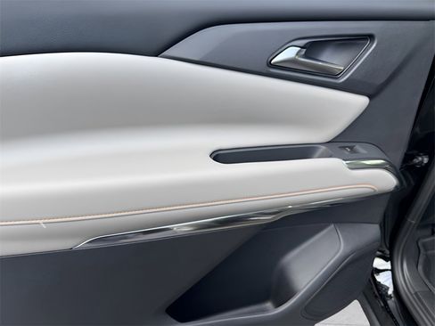 New 2026 Chevrolet Traverse LT w/ Driver Confidence Package image 33