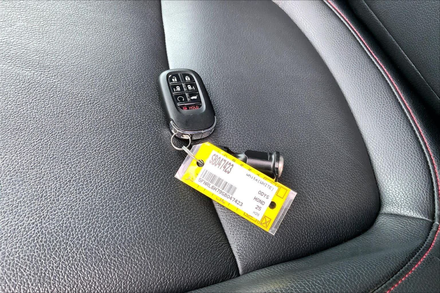 Used 2025 Honda Odyssey Sport-L image 15