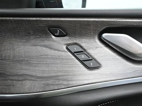 Used 2022 Jeep Grand Cherokee Overland w/ Luxury Tech Group IV image 53