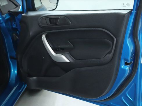 Used 2013 Ford Fiesta SE image 31