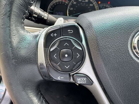 Used 2014 Toyota Camry SE FWD image 18