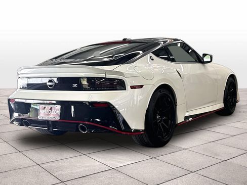 Used 2027 Nissan Z NISMO RWD image 9