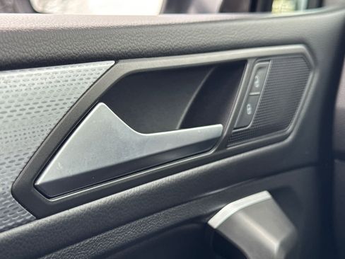 Used 2024 Volkswagen Tiguan S image 24