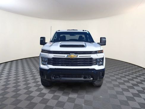 Used 2025 Chevrolet Silverado 2500 Custom w/ Custom Value Package AWD/4WD image 3