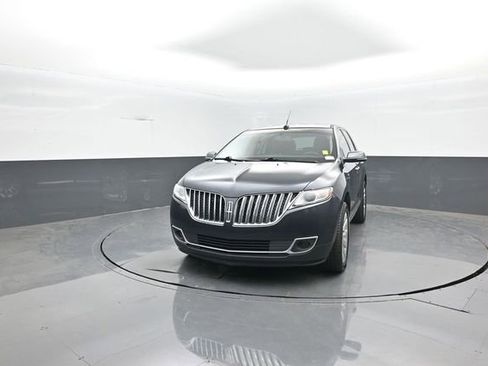 Used 2014 Lincoln MKX FWD w/ Equipment Group 101A image 3