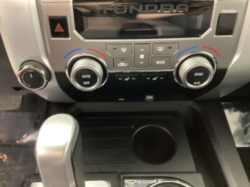 Used 2014 Toyota Tundra Limited w/ Limited Premium Package AWD/4WD image 18