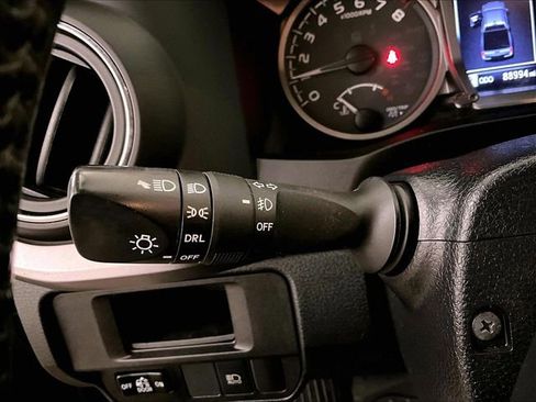 Used 2019 Toyota Tacoma SR5 AWD/4WD image 31