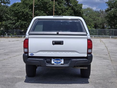 Used 2022 Toyota Tacoma SR RWD image 6
