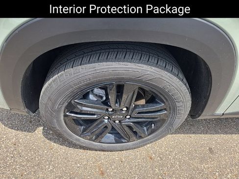 Used 2025 Chevrolet Trax ACTIV w/ Sunroof Package FWD image 11