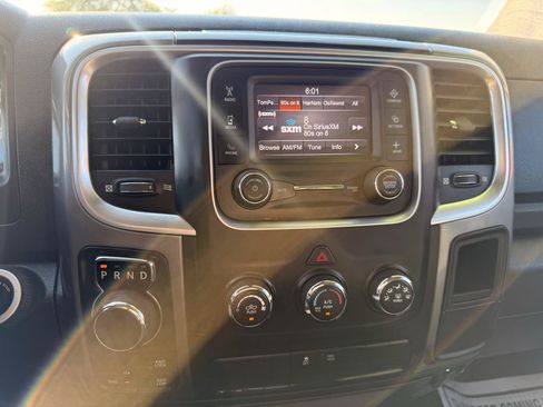 Used 2021 RAM 1500 Classic SLT AWD/4WD image 18