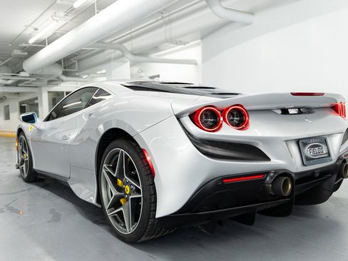 Used 2022 Ferrari F8 Tributo image 28