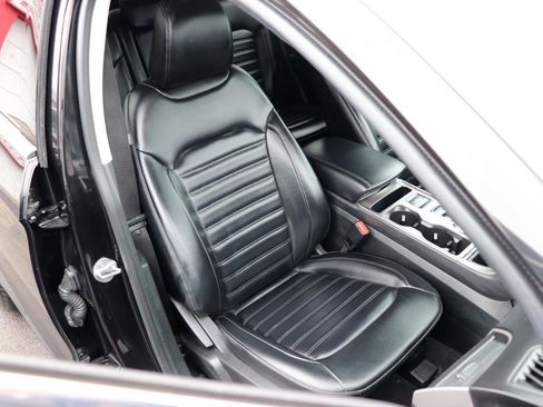 Used 2023 Ford Edge SEL image 14