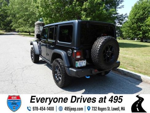 Used 2024 Jeep Wrangler Unlimited AWD/4WD image 3