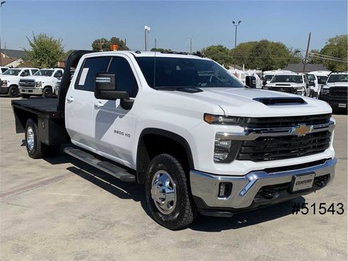 Used 2024 Chevrolet Silverado 3500 LT w/ Convenience Package image 3