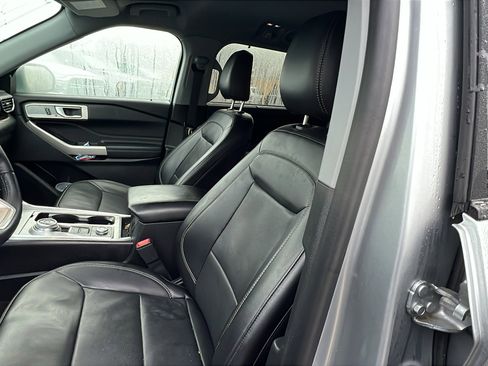 Used 2023 Ford Explorer Limited w/ Equipment Group 301A image 17
