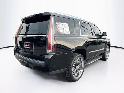 Used 2019 Cadillac Escalade Luxury AWD/4WD image 5