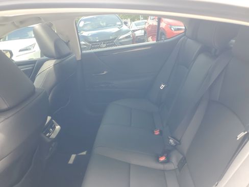 Certified 2023 Lexus ES 350 w/ Accessory Package (Z2) FWD image 10