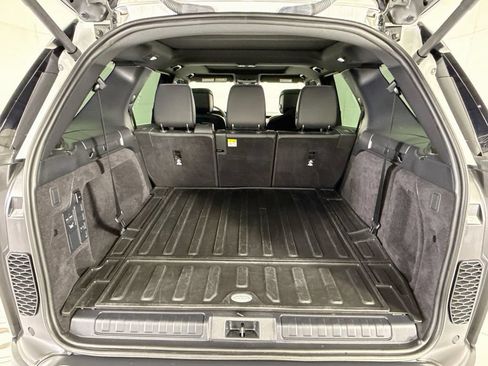 Used 2025 Land Rover Discovery S AWD/4WD image 27