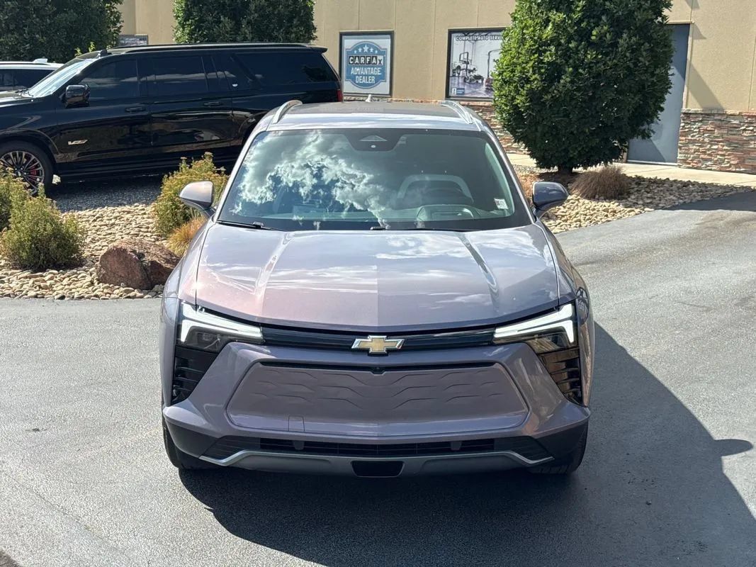 Used 2024 Chevrolet Blazer EV LT AWD/4WD image 21