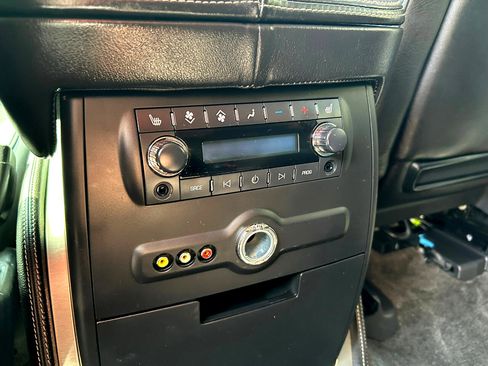 Used 2013 Cadillac Escalade Platinum image 16