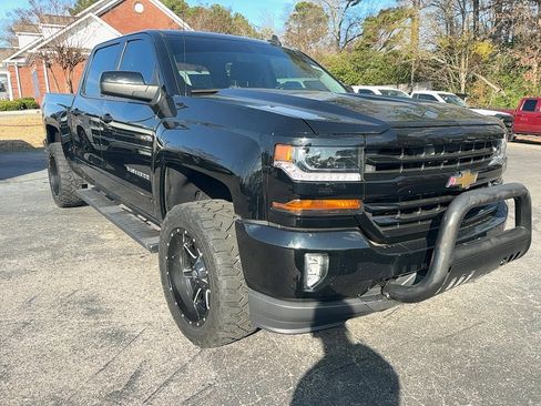 Used 2018 Chevrolet Silverado 1500 LT w/ All Star Edition image 4