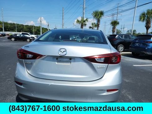 Used 2017 MAZDA MAZDA3 Touring FWD image 9
