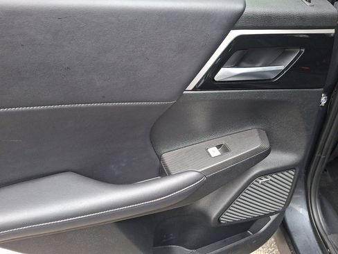 Used 2025 Mitsubishi Outlander SE image 19