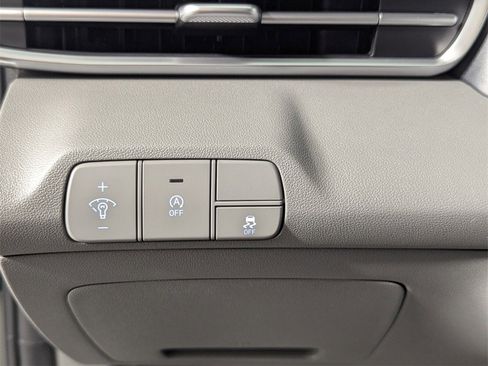 New 2025 Hyundai Elantra SE image 13