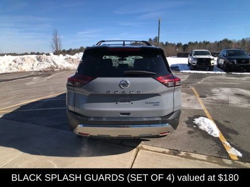 Used 2021 Nissan Rogue Platinum image 5