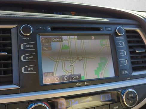 Used 2015 Toyota Highlander XLE image 18