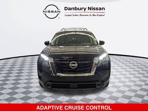 Certified 2025 Nissan Pathfinder SV AWD/4WD image 8