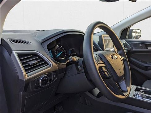 New 2024 Ford Edge SE image 3
